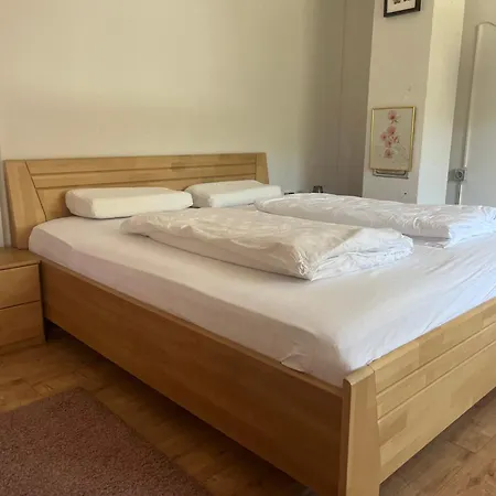 Waldblick Gaestezimmer *